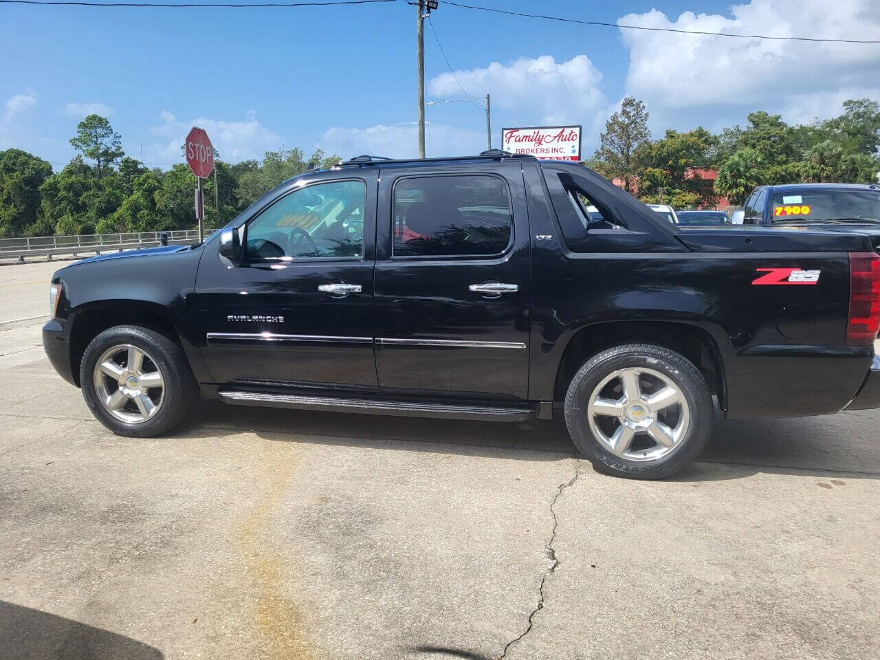 2012 Chevrolet Avalanche for sale at FAMILY AUTO BROKERS in Longwood, FL