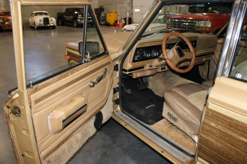1987 Jeep Grand Wagoneer