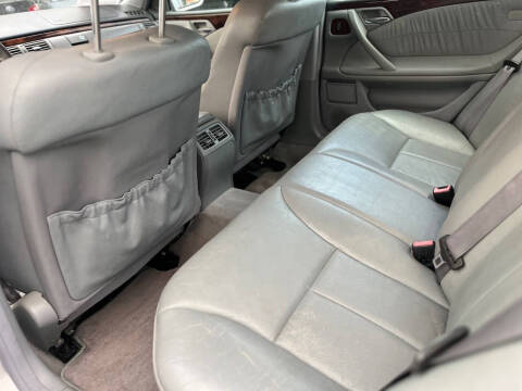 2001 Mercedes-Benz E-Class E 320