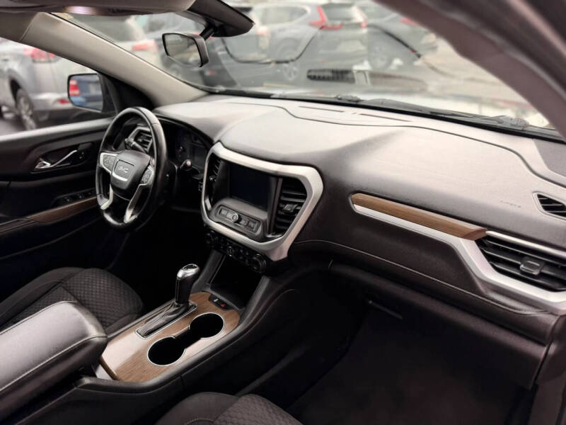 2017 GMC Acadia SLE-1