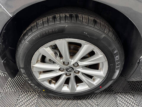 2024 Toyota Corolla Hatchback SE