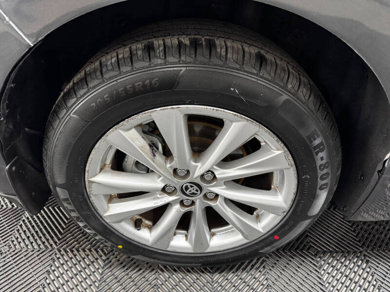 2024 Toyota Corolla Hatchback SE