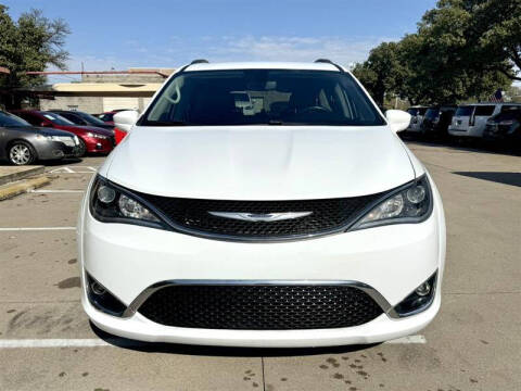 2020 Chrysler Pacifica Touring L
