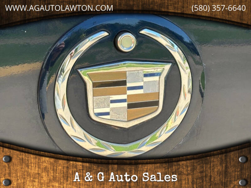 2004 Cadillac Escalade Base