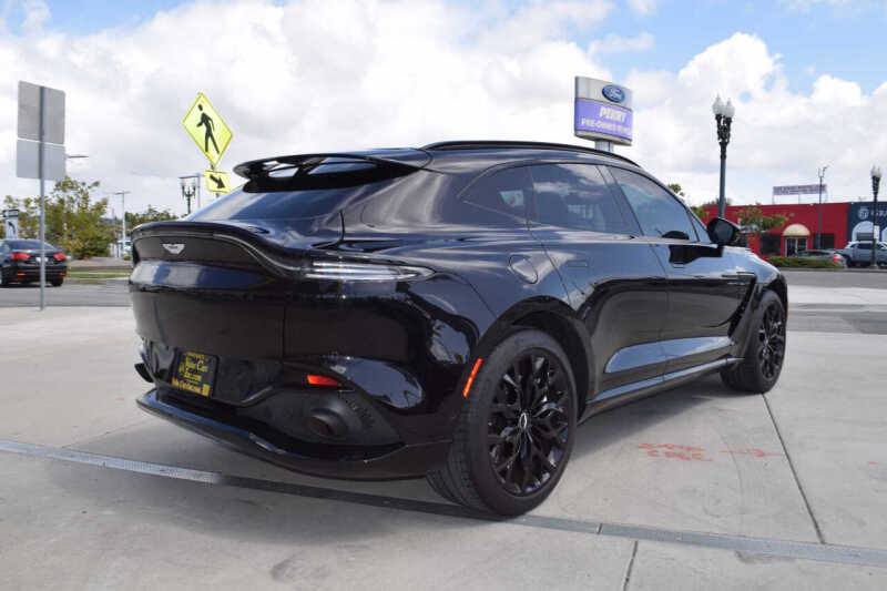 2021 Aston Martin DBX