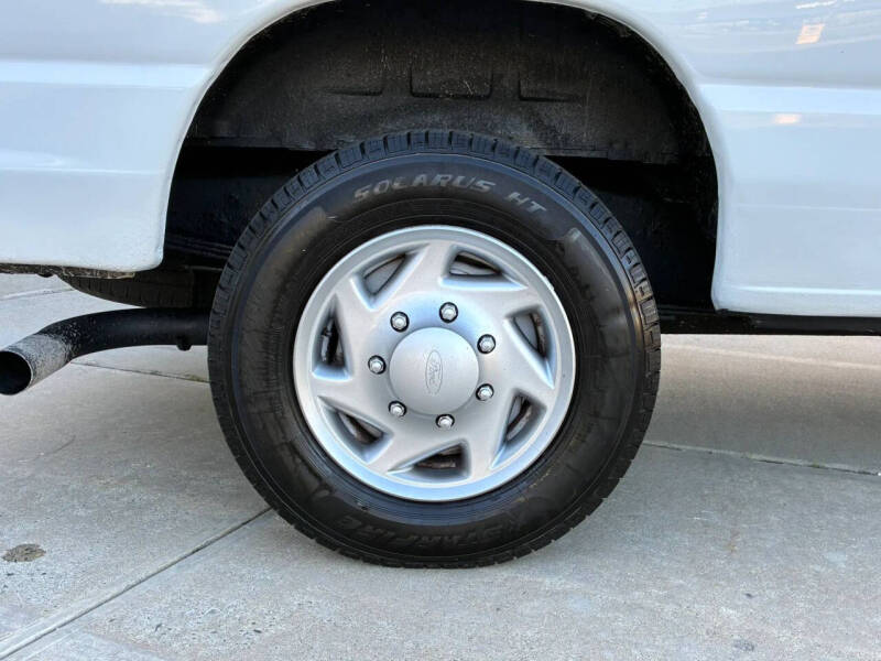 2013 Ford E-Series E-350 SD XLT
