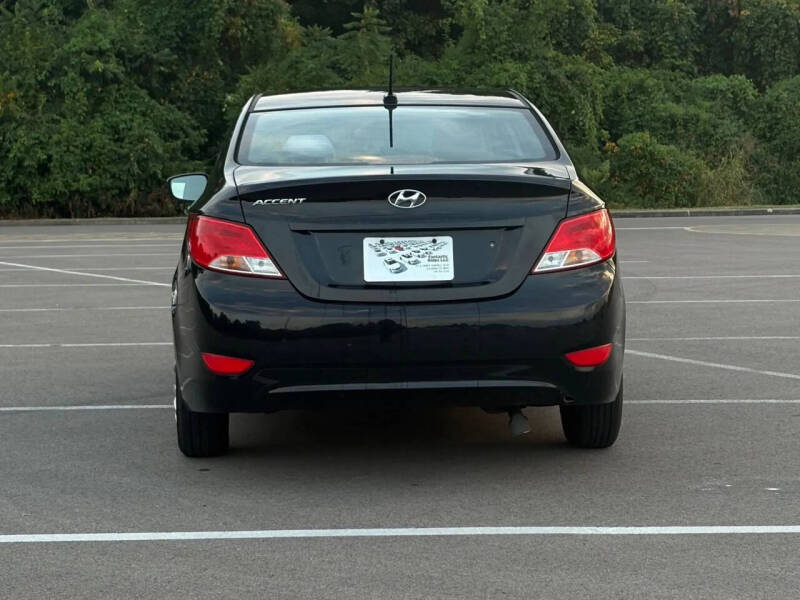 2016 Hyundai Accent SE