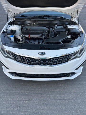 2019 Kia Optima LX