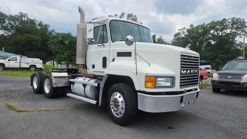 2002 Mack CH613