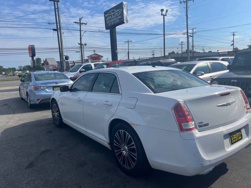 2012 Chrysler 300 S V6