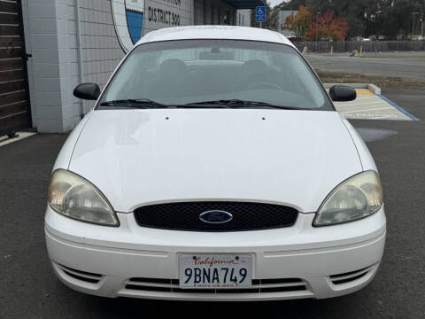 2005 Ford Taurus SE