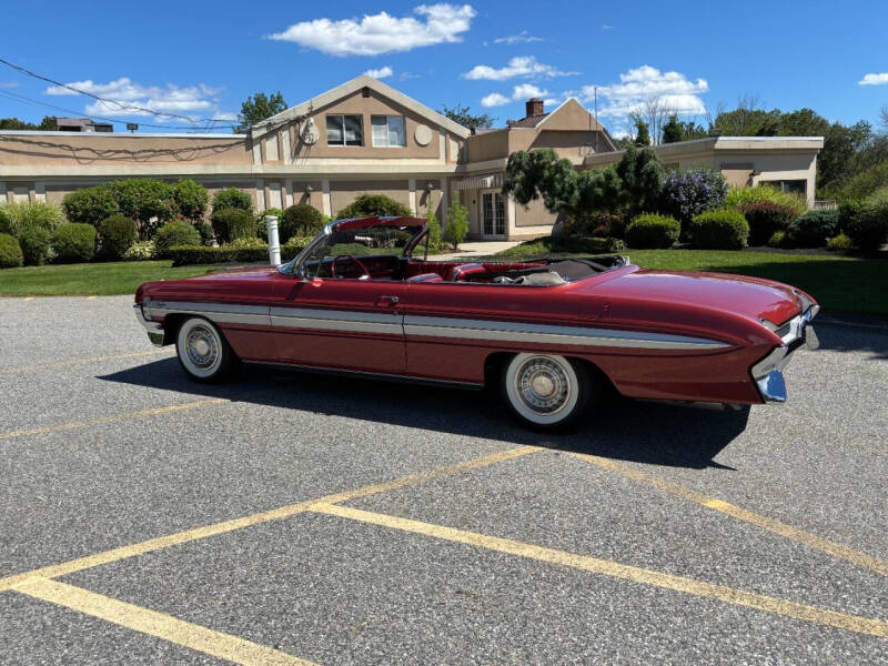 1961 Oldsmobile Starfire