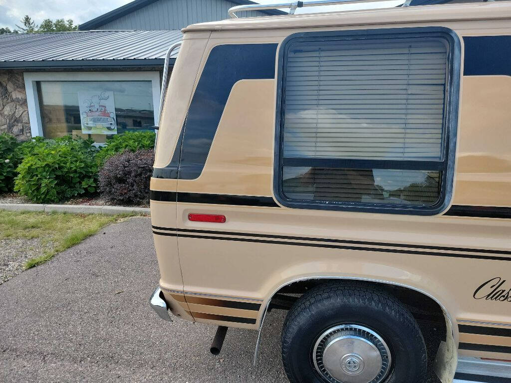 1984 Ford E-Series 12