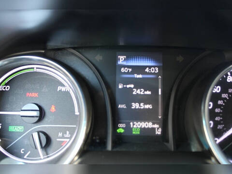 2020 Toyota Camry Hybrid SE
