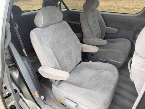 2002 Toyota Sienna LE