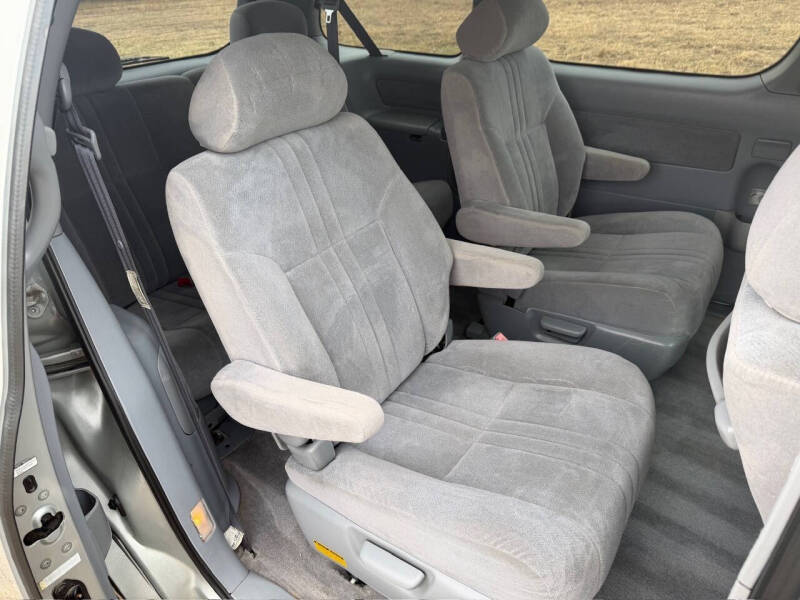 2002 Toyota Sienna LE