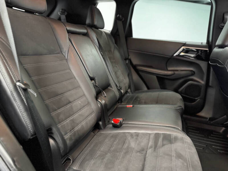 2023 Mitsubishi Outlander SE Special Edition