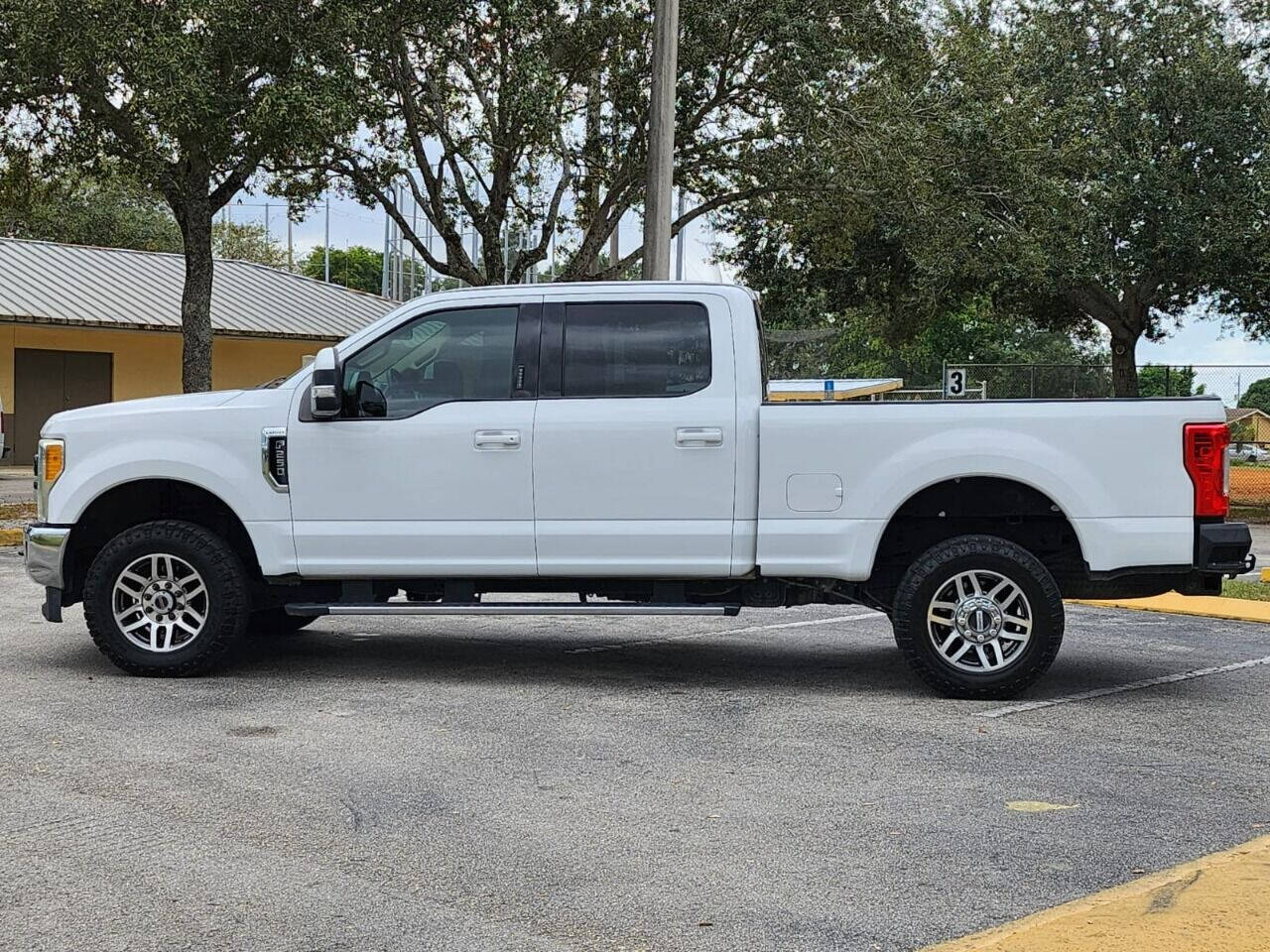 2017 FORD F-250 Pickup - $32,995