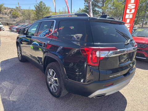 2023 GMC Acadia SLT