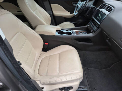 2017 Jaguar F-PACE 35t Prestige