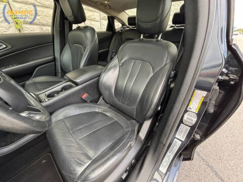 2017 Chrysler 200 Limited Platinum