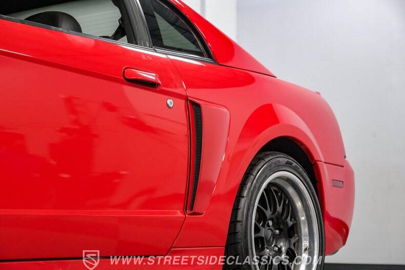 2004 Ford Mustang SVT Cobra