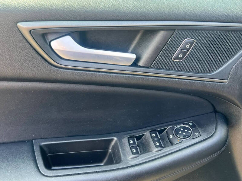 2023 Ford Edge SE