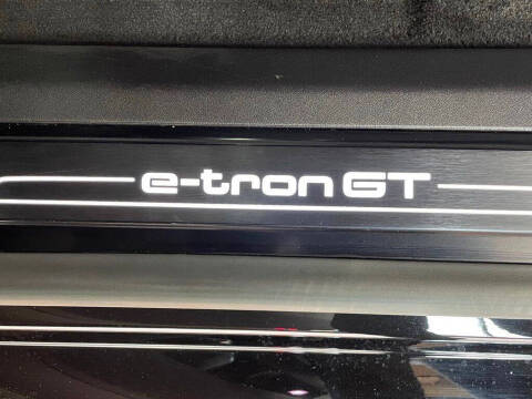2024 Audi e-tron GT quattro Premium Plus