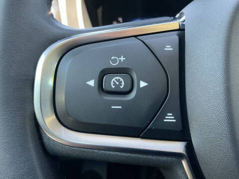 2024 Volvo XC60 B5 Core Dark Theme