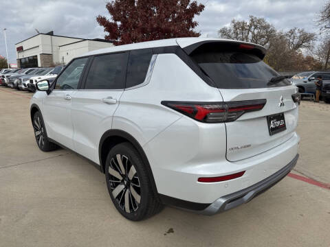 2026 Mitsubishi Outlander SE