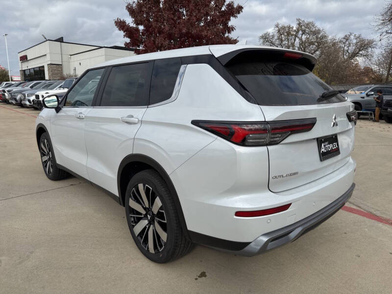 2026 Mitsubishi Outlander SE