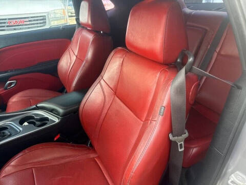 2015 Dodge Challenger SXT Plus