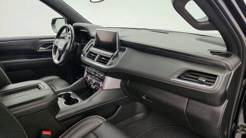 2022 GMC Yukon XL SLT