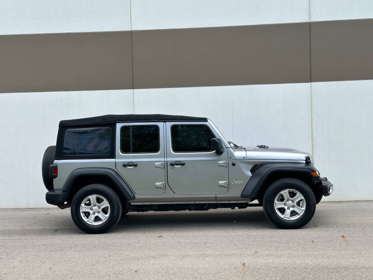 2018 Jeep Wrangler Unlimited for sale at Phoenix Motor Co in Romulus, MI