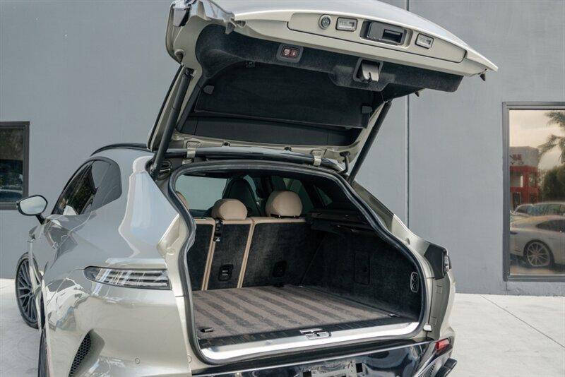 2023 Aston Martin DBX 707