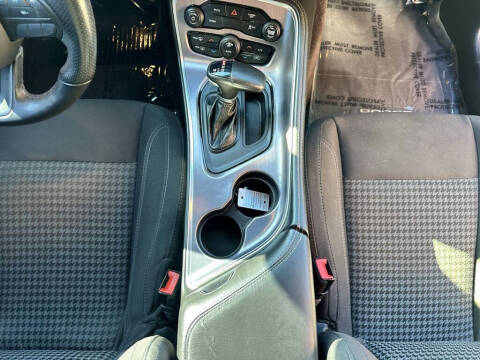 2017 Dodge Challenger SXT