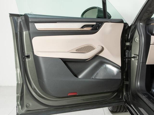 2024 Porsche Macan Turbo Electric