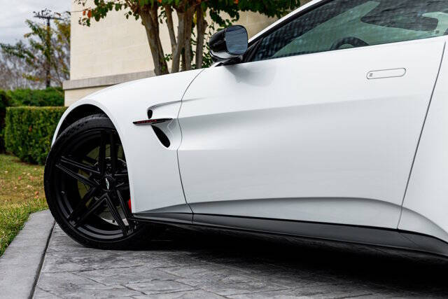 2025 Aston Martin Vantage