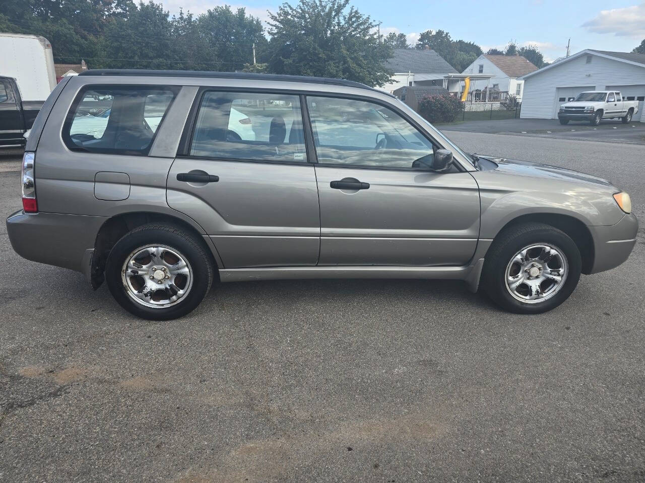 2006 Subaru Forester for sale at QUEENSGATE AUTO SALES in York, PA