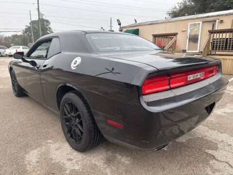 2013 Dodge Challenger SXT