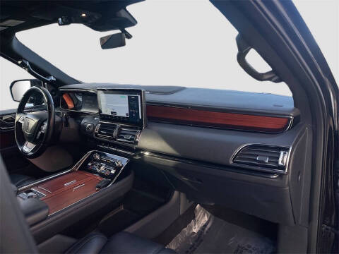 2023 Lincoln Navigator L Reserve