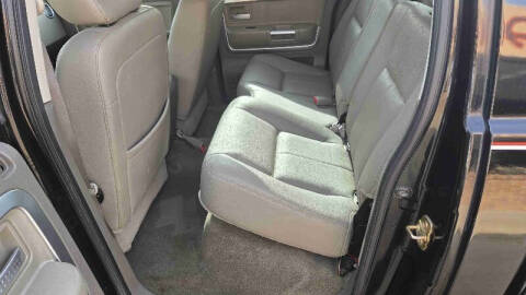2006 Mitsubishi Raider XLS