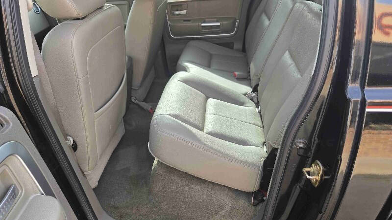 2006 Mitsubishi Raider XLS