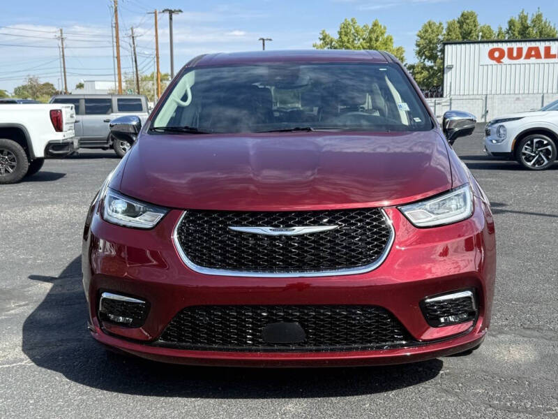 2023 Chrysler Pacifica Plug-In Hybrid Limited