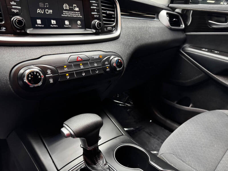 2020 Kia Sorento LX V6