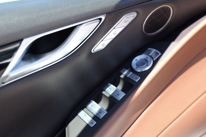 2023 Genesis G80