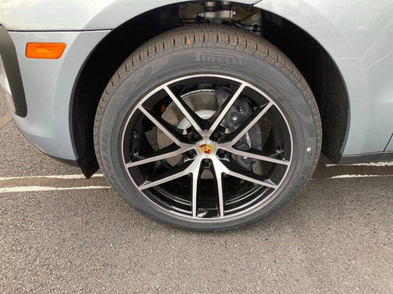 2025 Porsche Macan