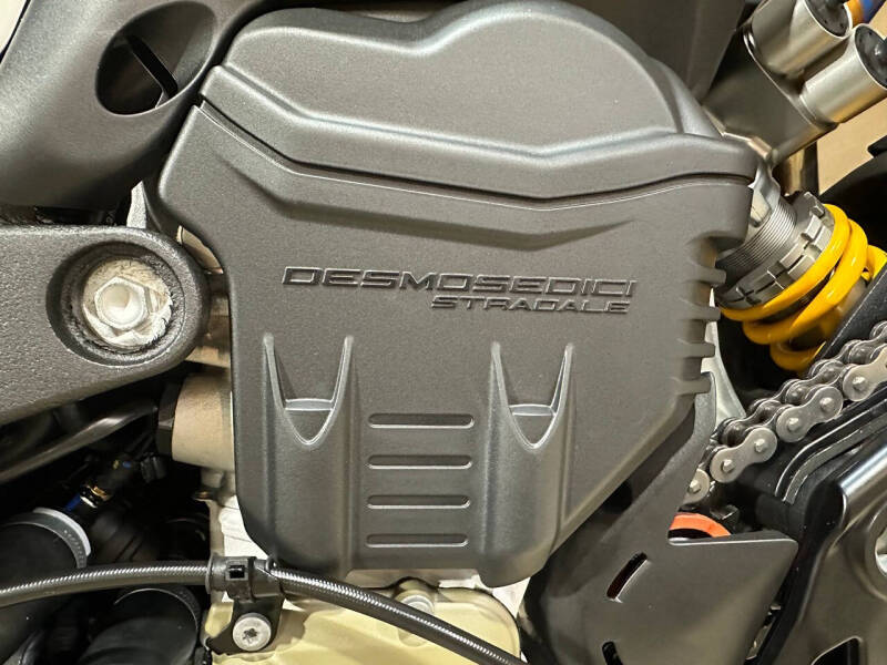 2025 Ducati Streetfighter V4 Supreme