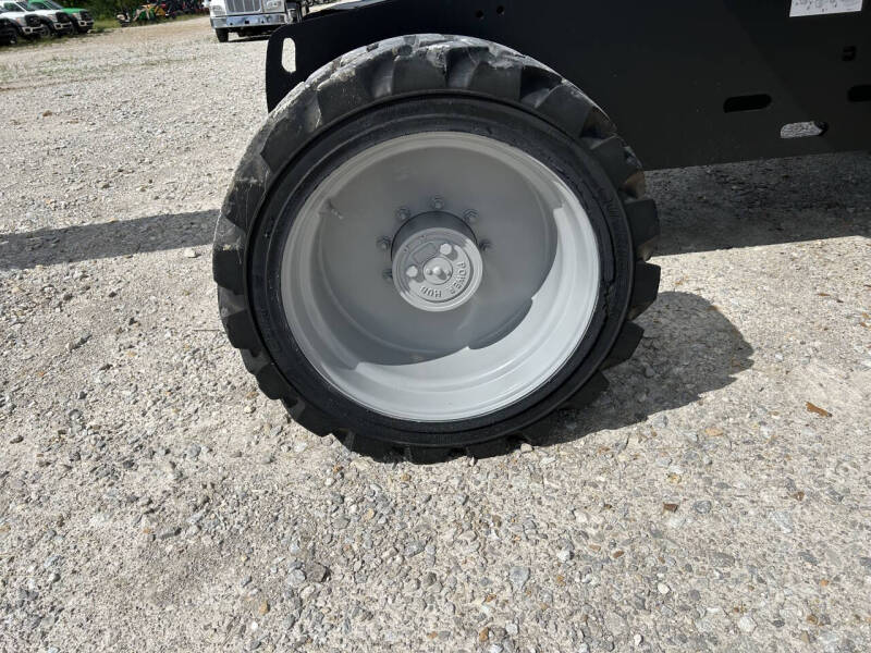 2017 Genie 65' Manlift
