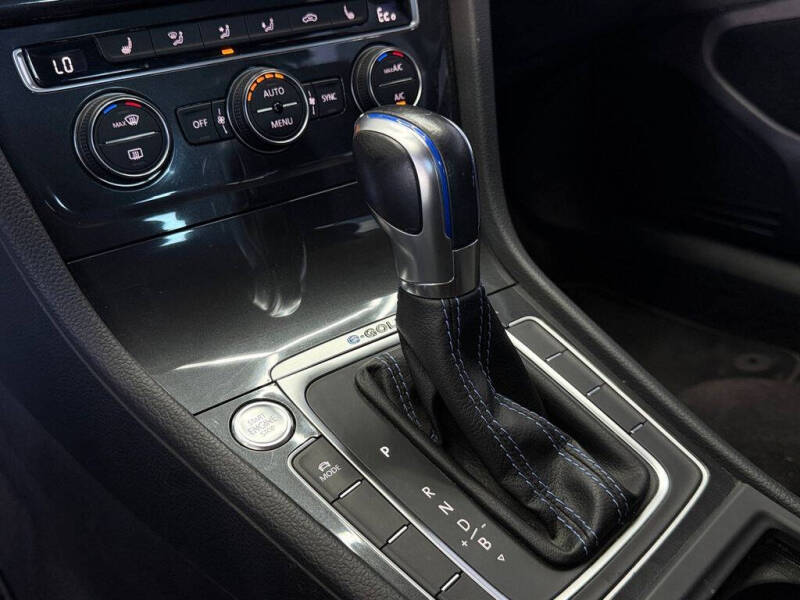 2019 Volkswagen e-Golf SE